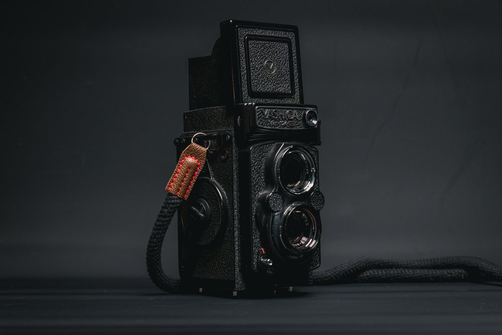 YASHICA MAT 124 G REVIEW - BUDGET BEAUTY OR TWIN LENS TAT?